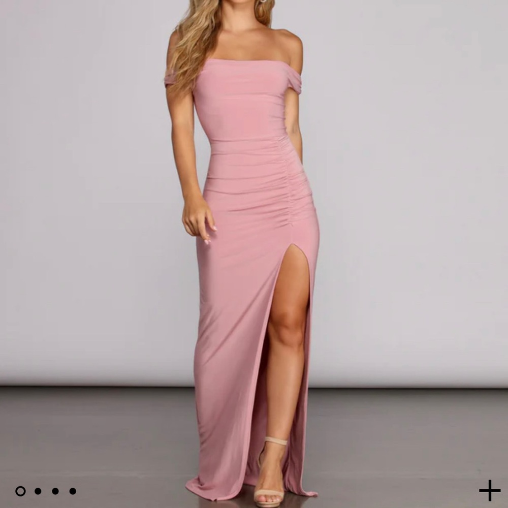 WINDSOR Ria Formal High Slit Ruched Dress